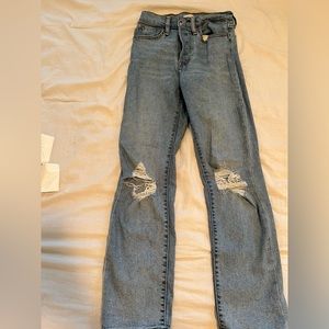 Levi’s Wedgie Straight Rip Knee Jeans - 27